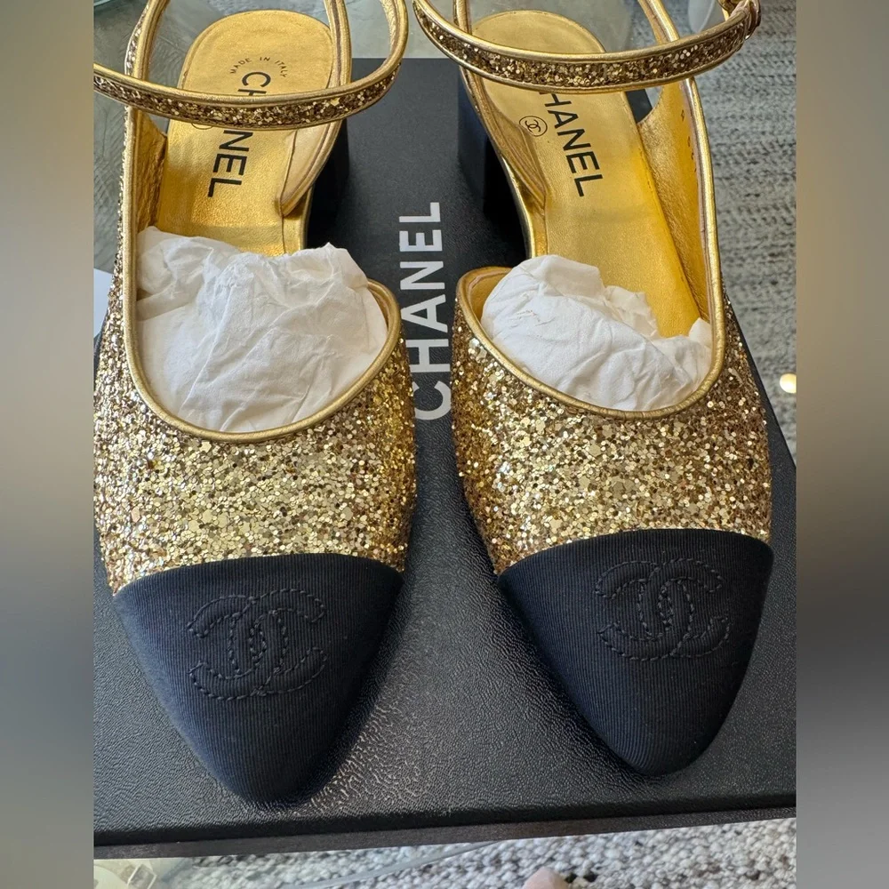 Chanel Gold and black glitter pumps 38 NWT - Picture 4 of 5
